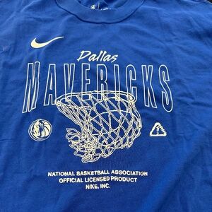 Dallas Mavericks Nike T-Shirt, Large, Blue with White print